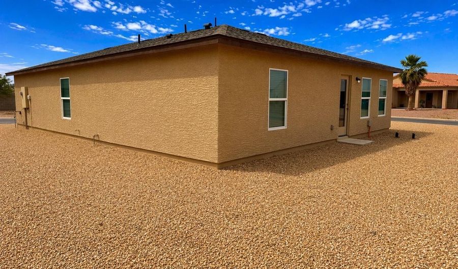 10574 W CATALINA Dr, Arizona City, AZ 85123 - 4 Beds, 2 Bath
