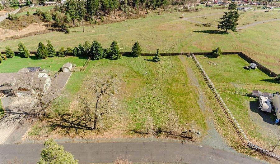 527 E Forks Cir, Cave Junction, OR 97523 - 0 Beds, 0 Bath