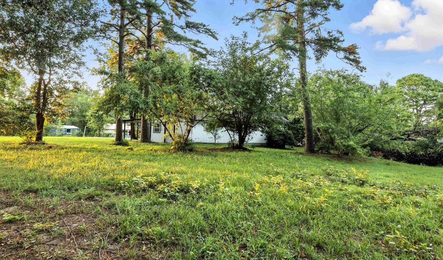 5321 High St, Bauxite, AR 72011 - 3 Beds, 1 Bath