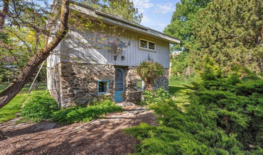 45204 N DeMoss Rd, Benton City, WA 99320 - 1 Beds, 1 Bath