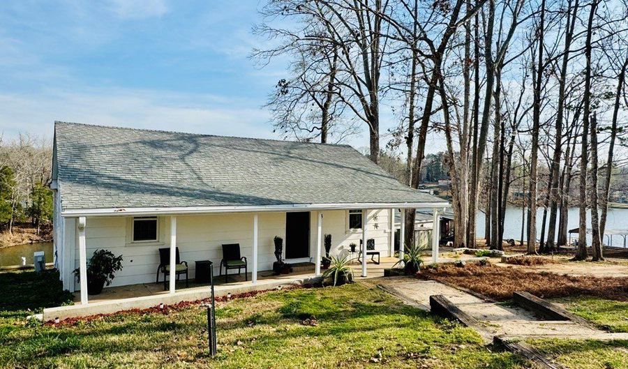 93 Parnell Rd, Abbeville, SC 29620 - 2 Beds, 2 Bath