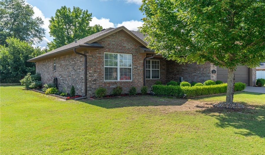 1724 Riley Cir, Alma, AR 72921 - 3 Beds, 2 Bath