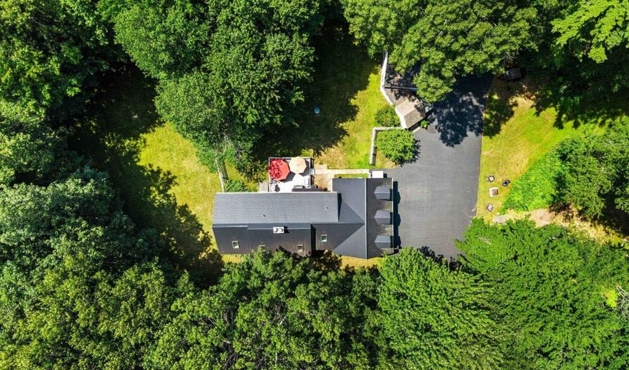 85 Maple Ave, Atkinson, NH 03811 - 4 Beds, 4 Bath