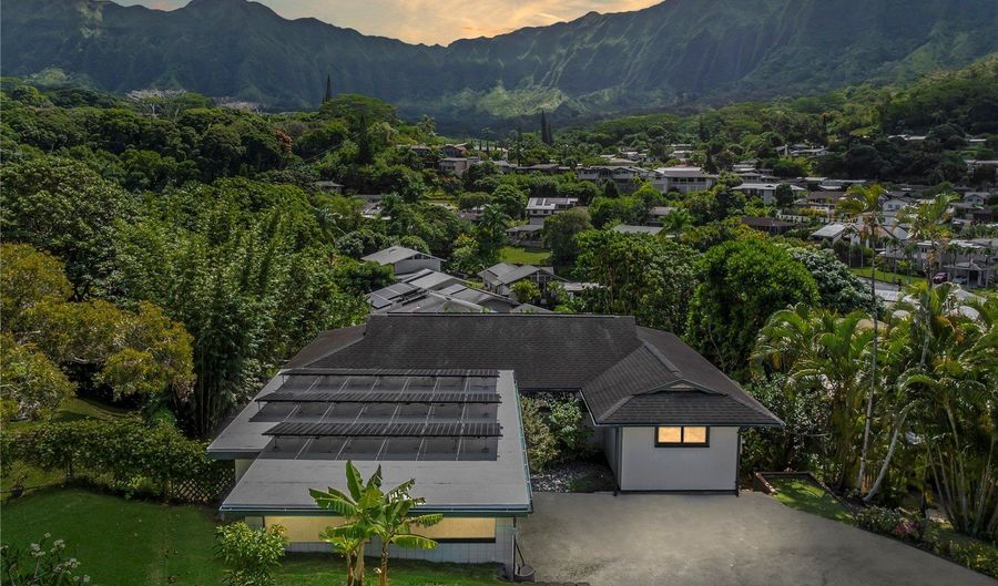 1230 Lola Pl, Kailua, HI 96734 - 4 Beds, 3 Bath