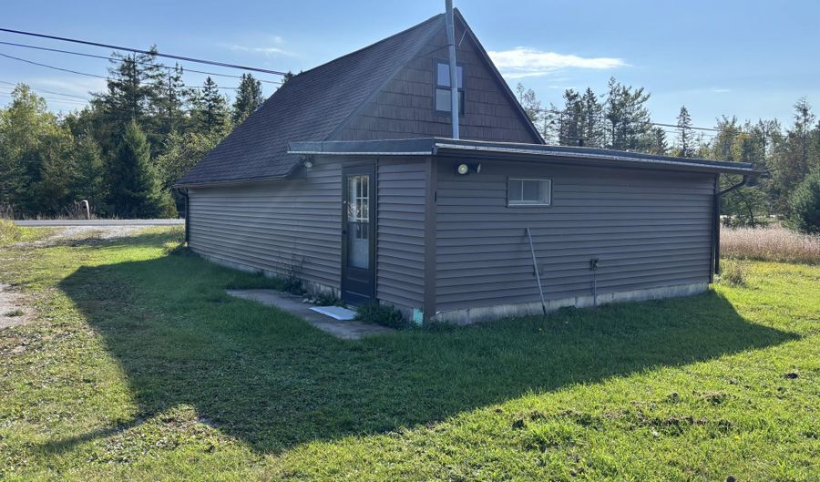 5280 Cathro Rd, Alpena, MI 49707 - 1 Beds, 2 Bath
