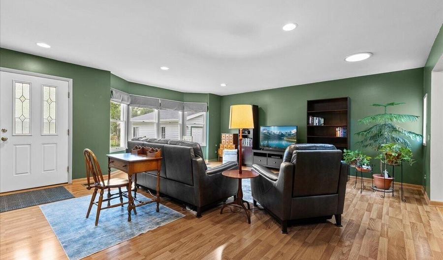 681 Archwood Dr, Ann Arbor, MI 48103 - 4 Beds, 2 Bath