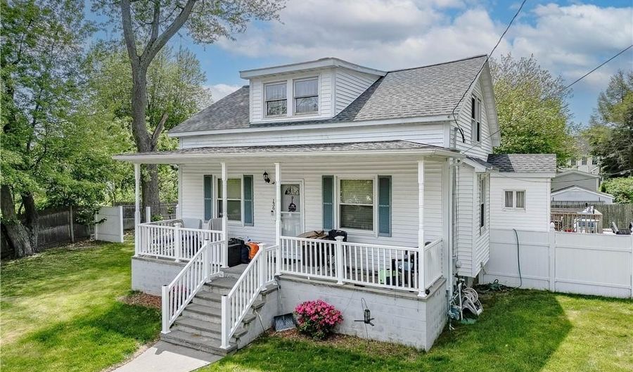 136 Collins St, Attleboro, MA 02703 - 2 Beds, 2 Bath