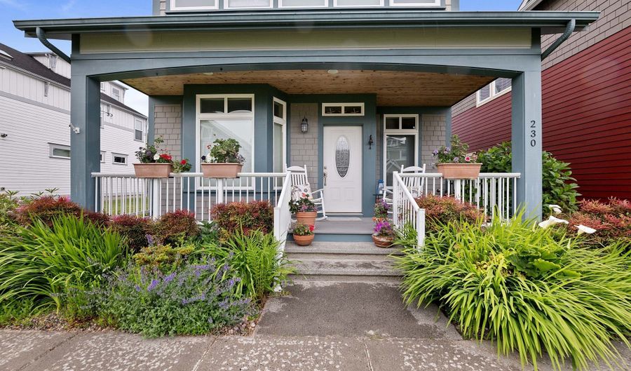 230 Roundhouse Rd, Astoria, OR 97103 - 3 Beds, 3 Bath