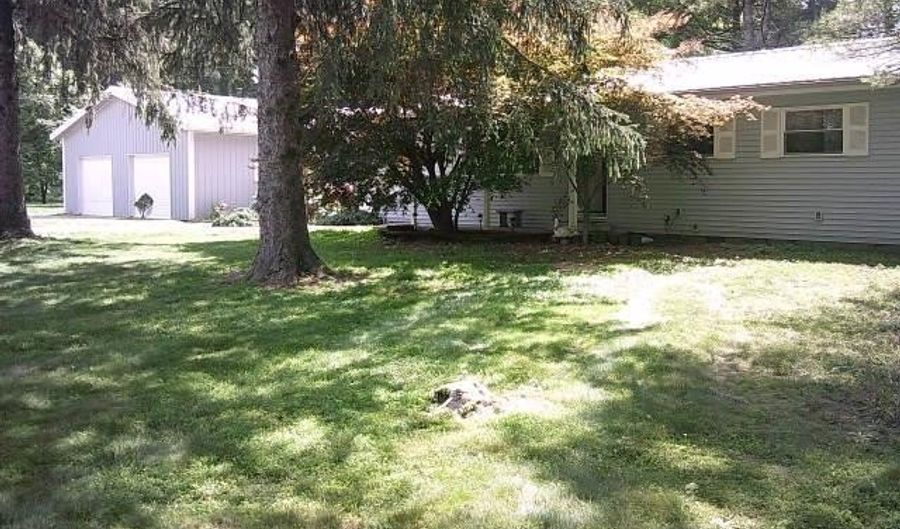 1060 Trinton Cir, Bedford, IN 47421 - 4 Beds, 2 Bath