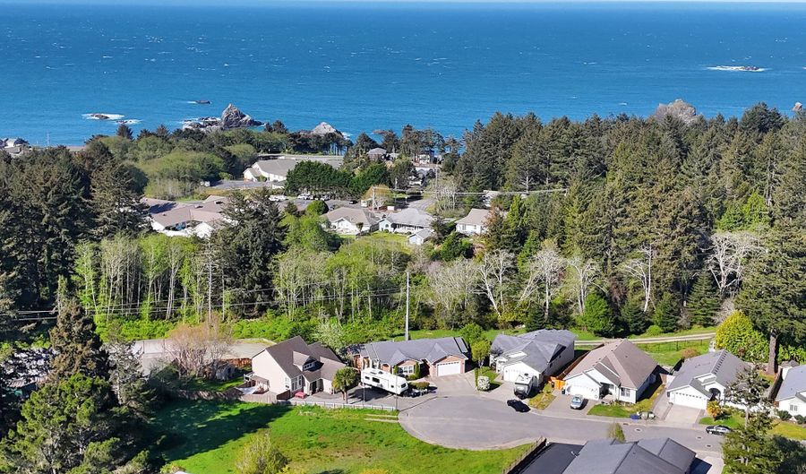 6923 OAKWOOD Ct, Brookings, OR 97415 - 0 Beds, 0 Bath