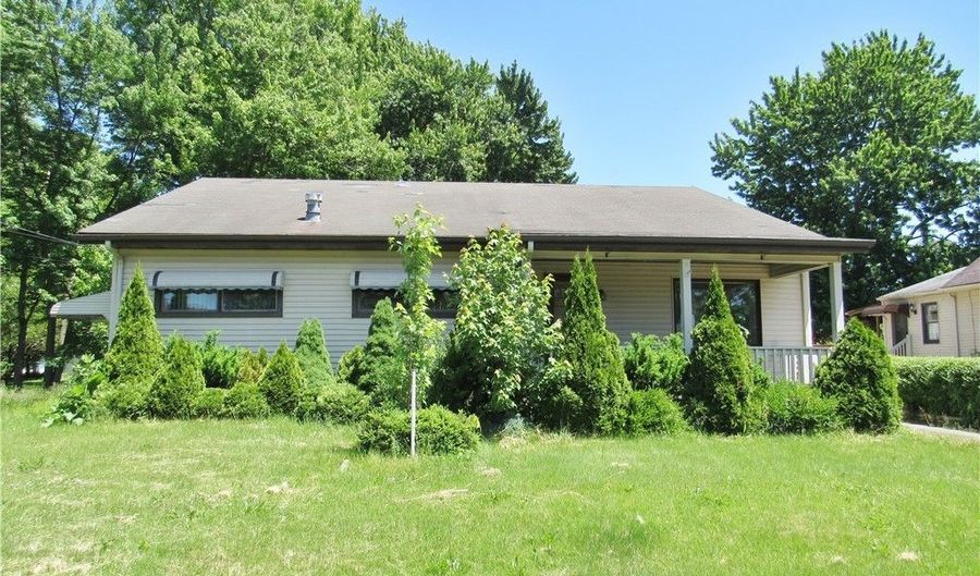 1802 Lyndon Ave, Ashtabula, OH 44004 - 3 Beds, 2 Bath