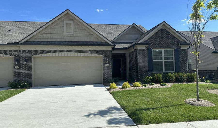 719 W Spaniel Dr, Ann Arbor, MI 48108 - 4 Beds, 3 Bath