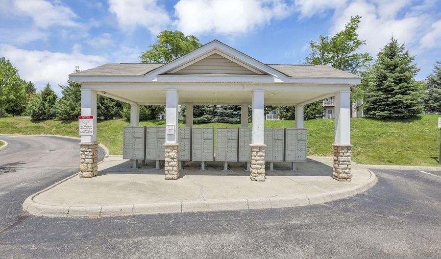 120 Gifford Rd, Columbus, OH 43235 - 2 Beds, 3 Bath