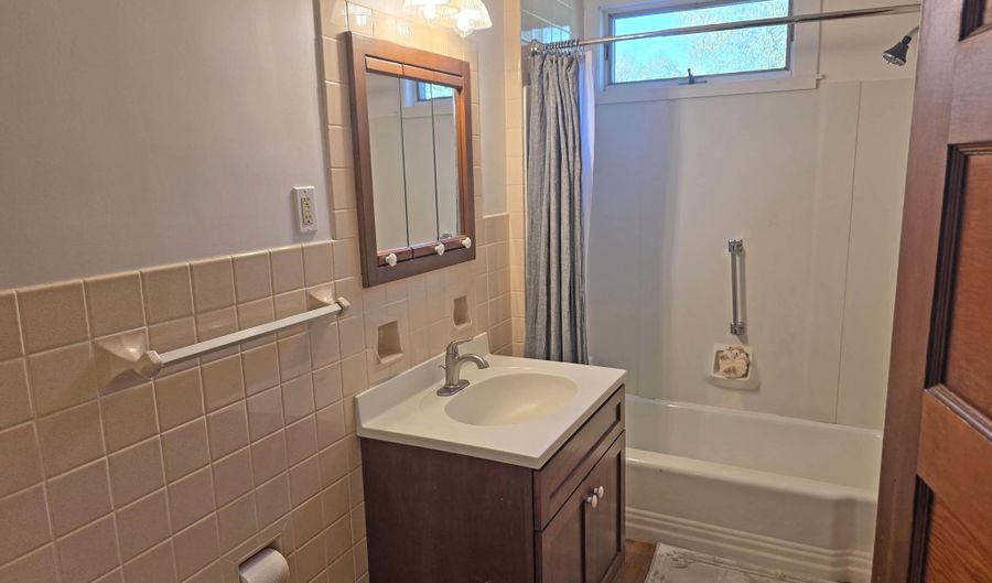 16 Vermont Ave, Brattleboro, VT 05301 - 3 Beds, 2 Bath