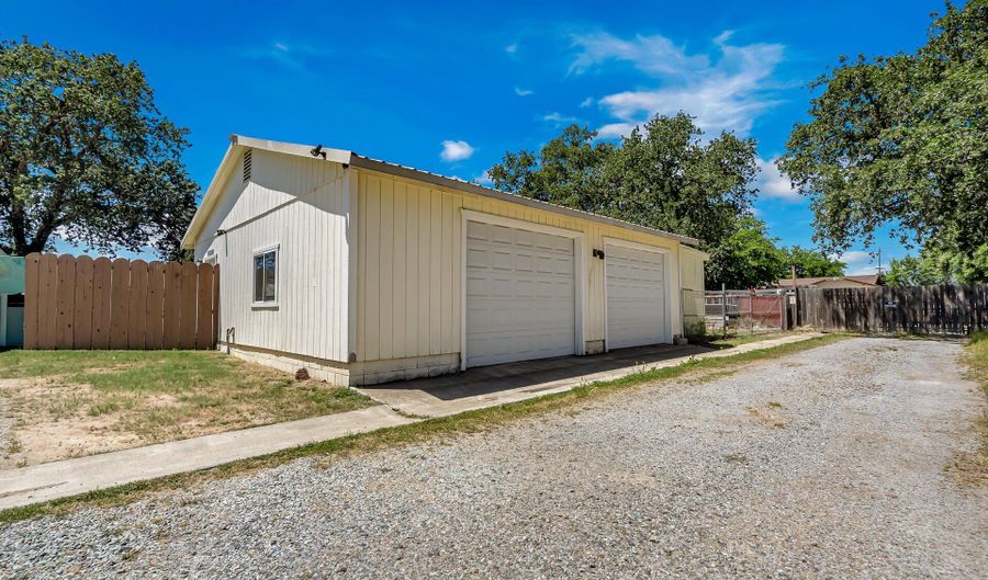 1750 Diamond St, Anderson, CA 96007 - 4 Beds, 4 Bath
