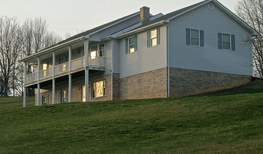 14512 White Top Vw, Abingdon, VA 24210 - 3 Beds, 3 Bath