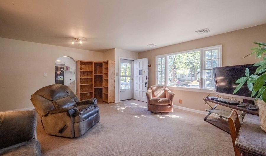 730 E 15th St, Casper, WY 82601 - 2 Beds, 1 Bath