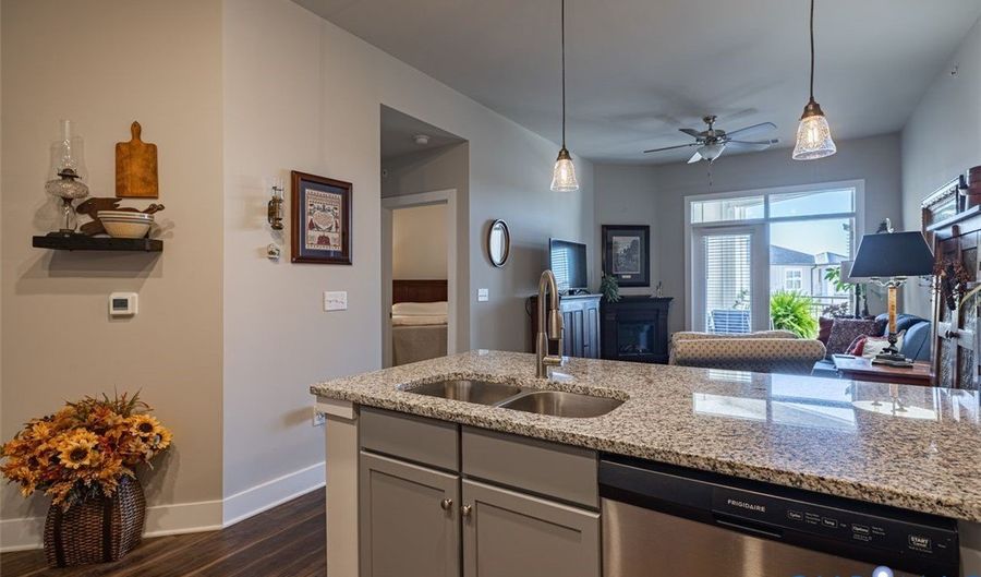 10521 Stony Bluff Dr 402, Ashland, VA 23005 - 1 Beds, 1 Bath