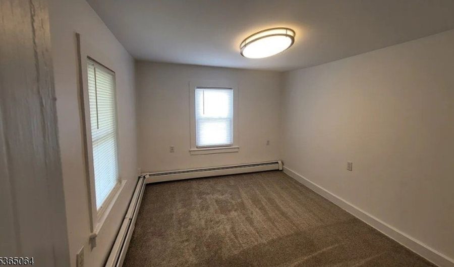 60 E Mc Farlan St Abc 1, Andover, NJ 07801 - 1 Beds, 1 Bath