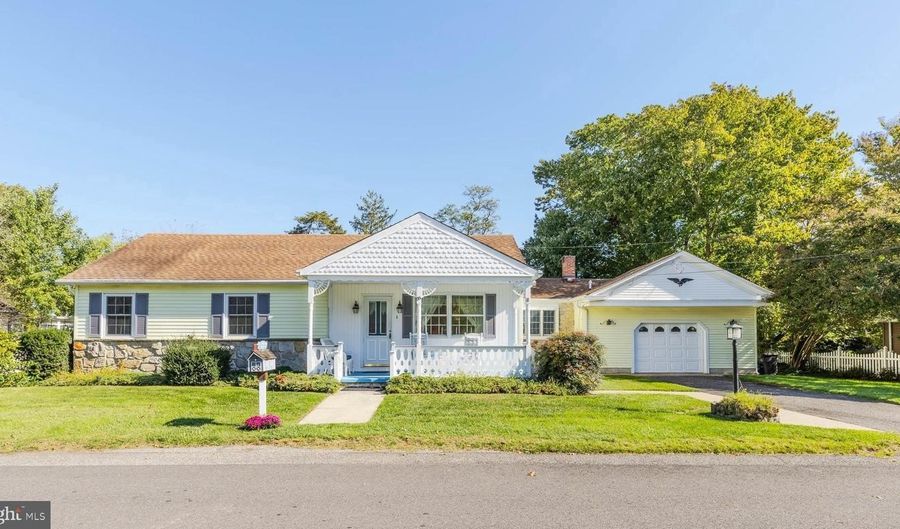 35 MAPLE Ave, Villas, NJ 08251 - 3 Beds, 3 Bath