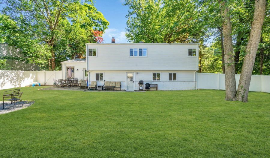 15 Columbia Ave, Atlantic Highlands, NJ 07716 - 3 Beds, 2 Bath
