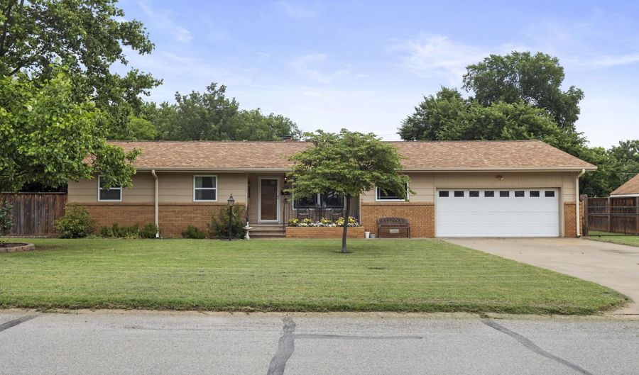 1008 Center St, Alva, OK 73717 - 3 Beds, 2 Bath