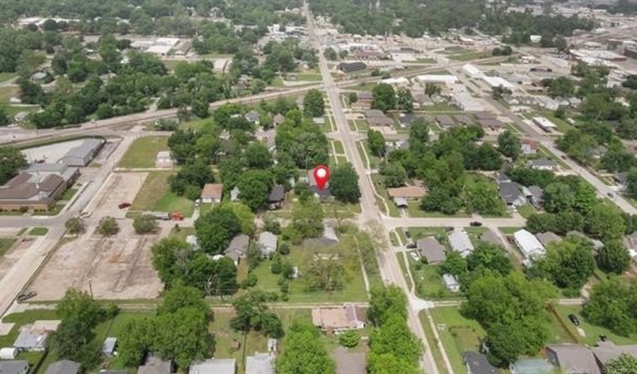 600 W 15th St, Ada, OK 74820 - 2 Beds, 1 Bath