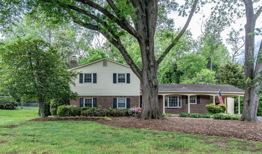 7128 DEVONSHIRE Rd, Alexandria, VA 22307 - 5 Beds, 3 Bath