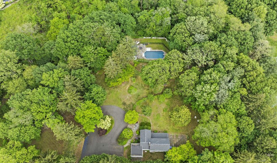 341 Chapel Hill Rd, Atlantic Highlands, NJ 07716 - 4 Beds, 5 Bath