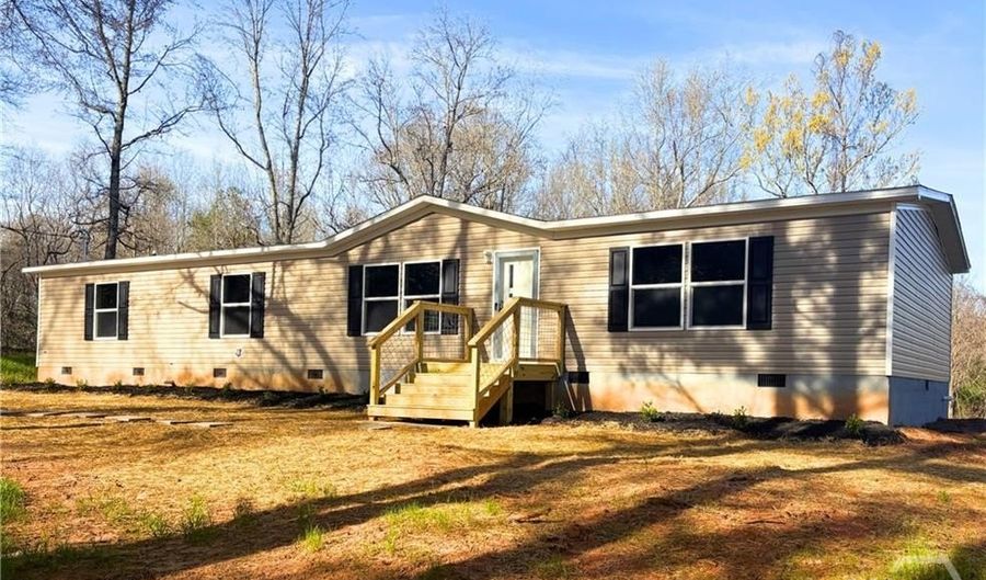 832 Stone Stewart Rd, Hull, GA 30646 - 4 Beds, 2 Bath