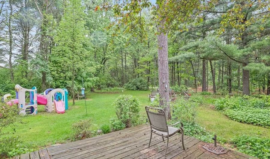 2720 Parkway Ct, Wisconsin Rapids, WI 54494 - 3 Beds, 2 Bath