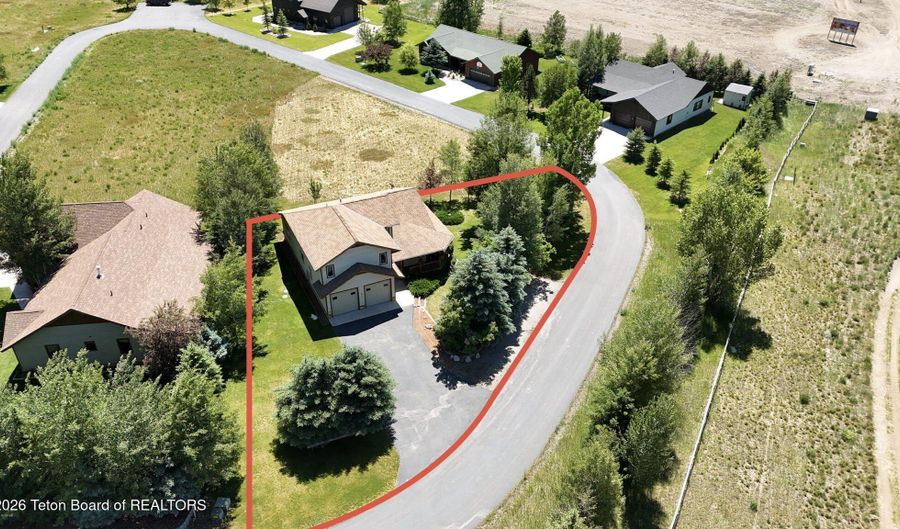 35 LUCY Cir, Alpine, WY 83128 - 4 Beds, 3 Bath