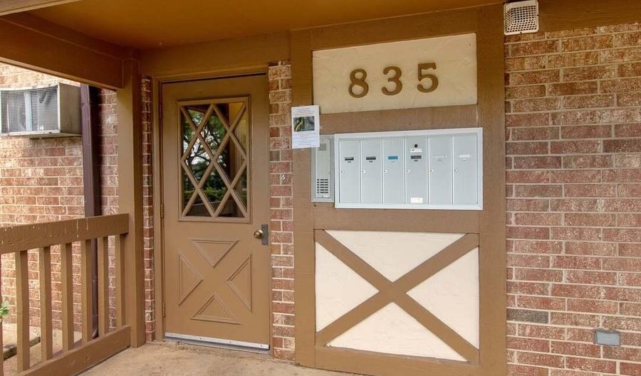 835 S Dwyer Ave A, Arlington Heights, IL 60005 - 2 Beds, 1 Bath