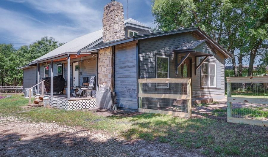 30857 133rd Rd, Arkansas City, KS 67005 - 3 Beds, 1 Bath