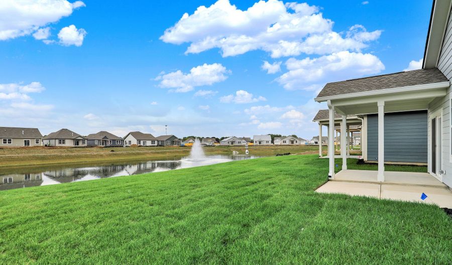 5262 Nettleton Way, Avon, IN 46123 - 2 Beds, 2 Bath