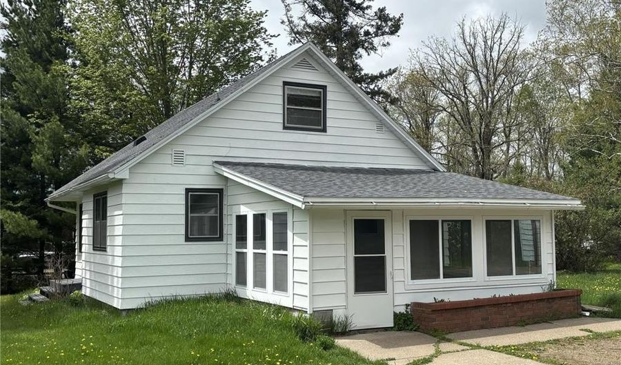 762 4th St SE, Aitkin, MN 56431 - 3 Beds, 1 Bath