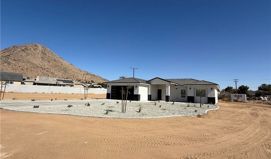20420 Yuma, Apple Valley, CA 92307 - 3 Beds, 2 Bath