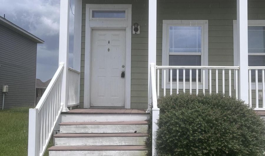 2404 Gladiolus St A, Ocean Springs, MS 39564 - 3 Beds, 2 Bath