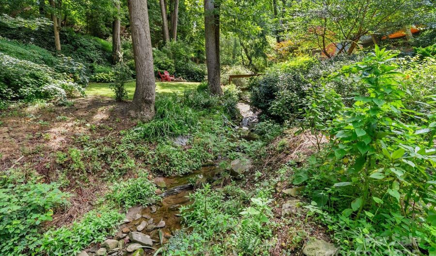 140 Waynesville Ave, Asheville, NC 28806 - 3 Beds, 3 Bath