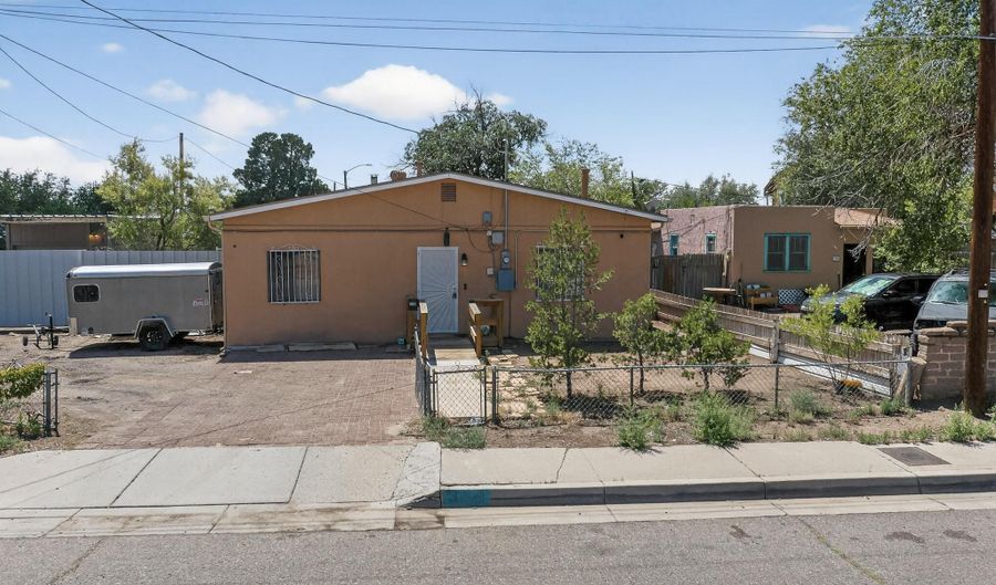 304 MESCALERO Rd NW, Albuquerque, NM 87107 - 3 Beds, 2 Bath