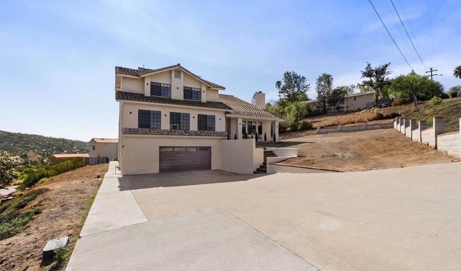 9309 Hillside, Spring Valley, CA 91977 - 6 Beds, 5 Bath