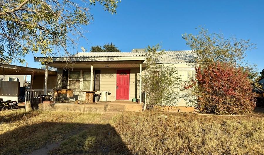 904 NW 6th St, Andrews, TX 79714 - 3 Beds, 2 Bath