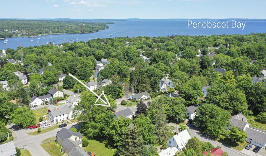53 Congress St, Belfast, ME 04915 - 5 Beds, 3 Bath