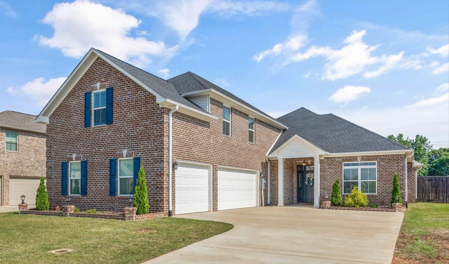 17050 Stonegate Dr, Athens, AL 35613 - 4 Beds, 3 Bath