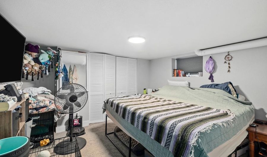2006 E 16TH St, Cheyenne, WY 82001 - 2 Beds, 2 Bath