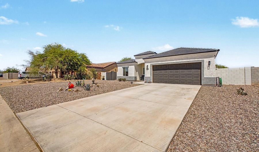 15901 S SAXON Rd, Arizona City, AZ 85123 - 3 Beds, 2 Bath