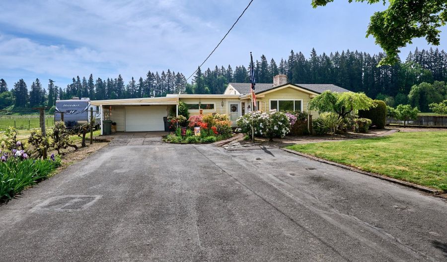 5724 S ANDERSON Rd, Aurora, OR 97002 - 3 Beds, 2 Bath