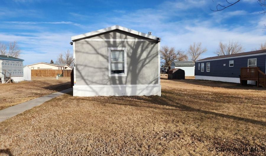 608 JULIANNA Rd, Cheyenne, WY 82007 - 3 Beds, 2 Bath