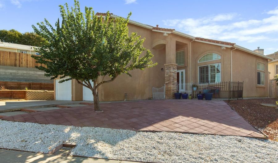 2709 G St, Antioch, CA 94509 - 5 Beds, 3 Bath