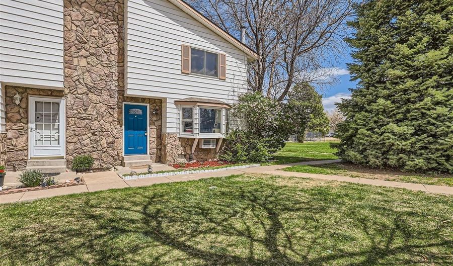 62 Newark St C, Aurora, CO 80012 - 2 Beds, 2 Bath